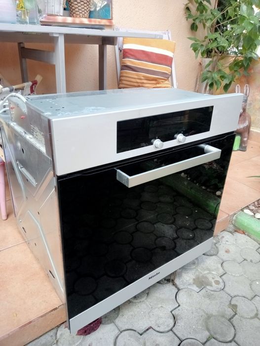 Miele Cuptoare electrice Premium Inox Clasa AAA Afisaj LED