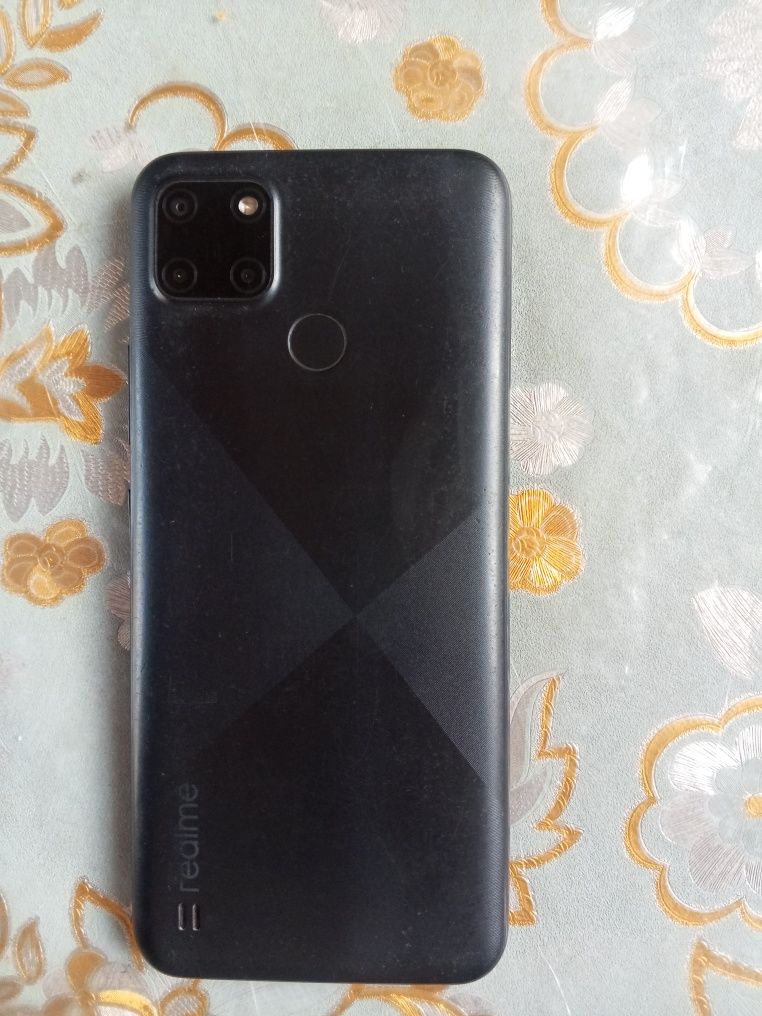 Telefon : realmi c21y