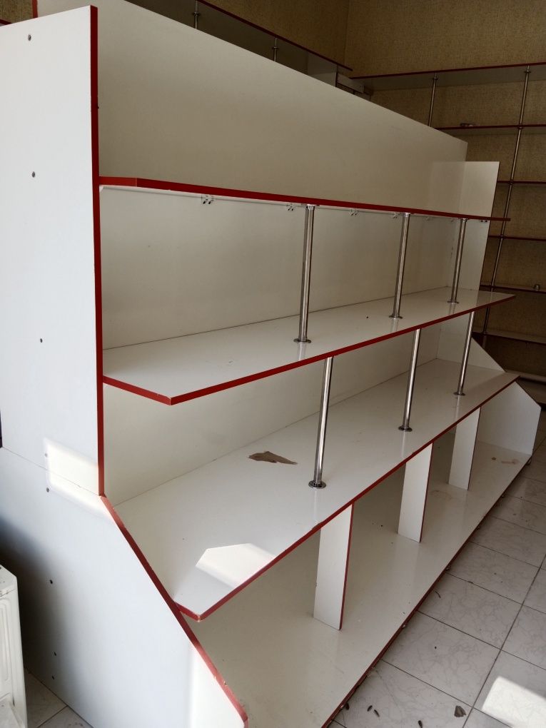Magazin va apteka uchun polka  sotiladi holati yaxshi narxi 7million