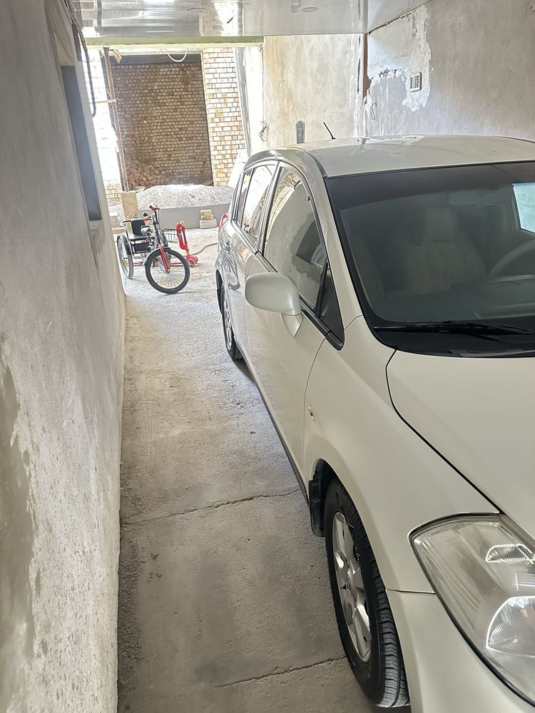 Nissan tiida sotiladi