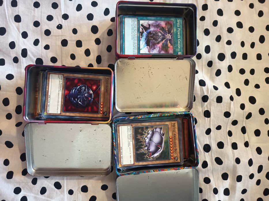 Карти Ю ГИ О + игрални полета