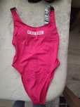 Продавам нов  бански Calvin Klein