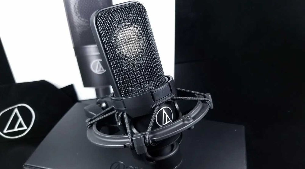 Профессиональный студийный микрофон Audio-Technica AT4040