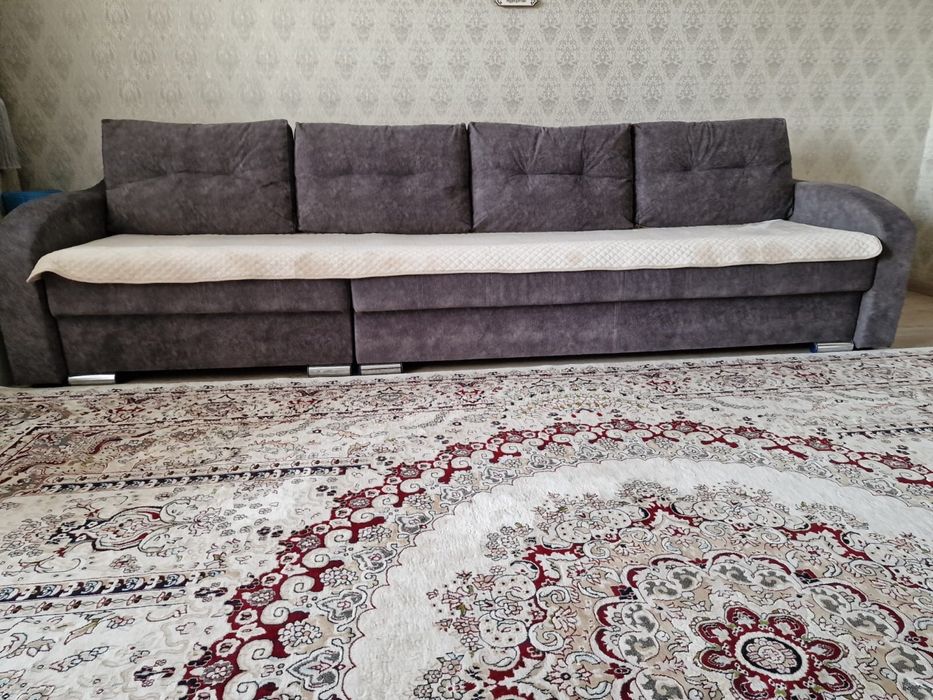 Диван 3,3 метра, в отличном состоянии, торг!