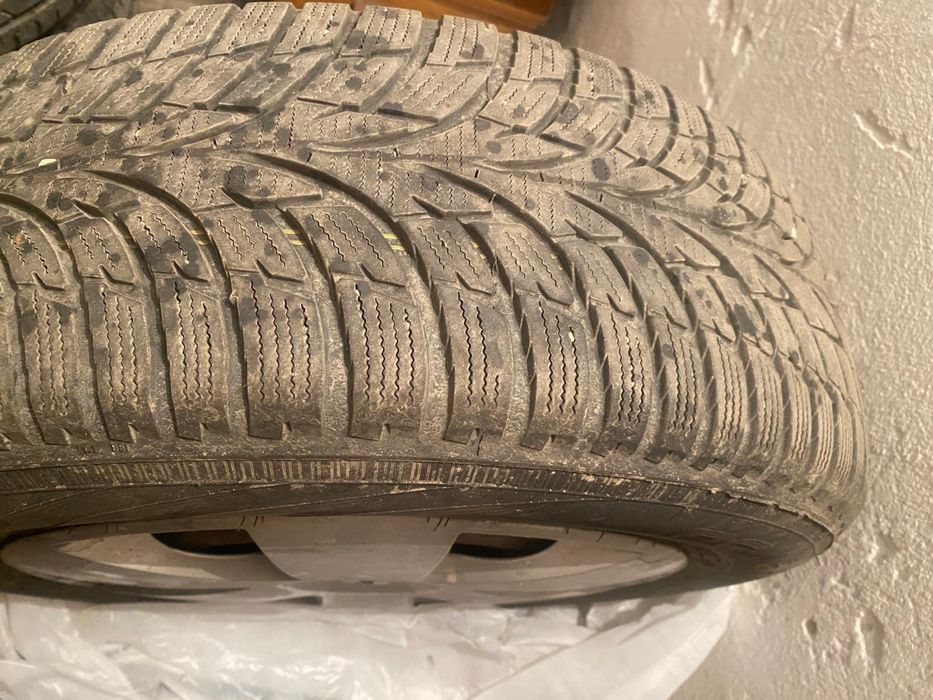 Roti complete de iarna 195/65/R15 Nokian