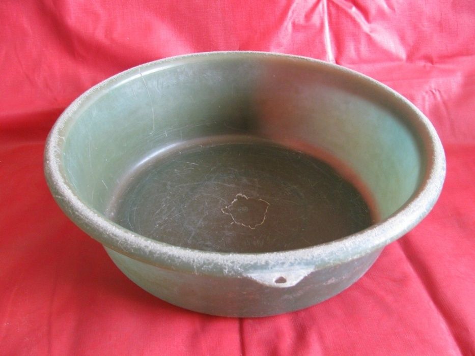 Тазы пластмассовые