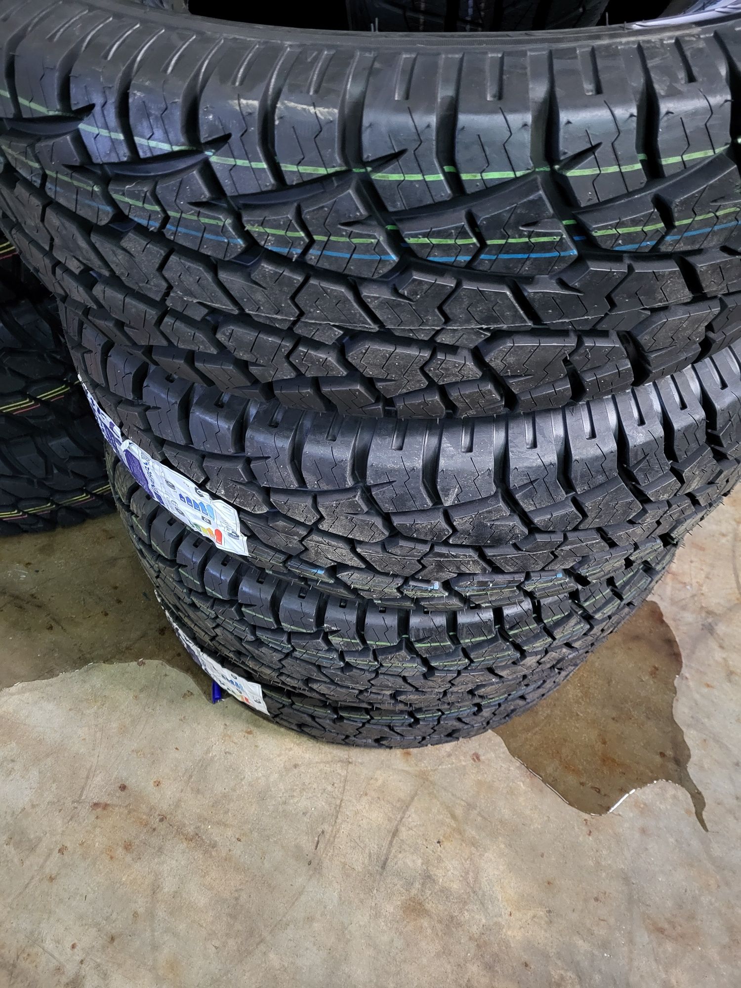 Vand anvelope noi all season,all terrain  255/70 R15 Hifly M+S