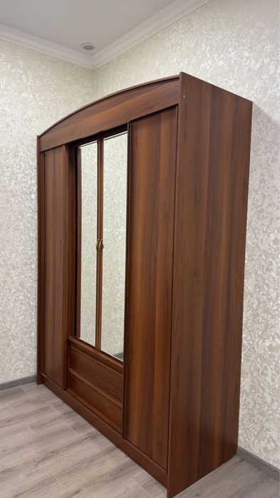 Продам шкаф и диван