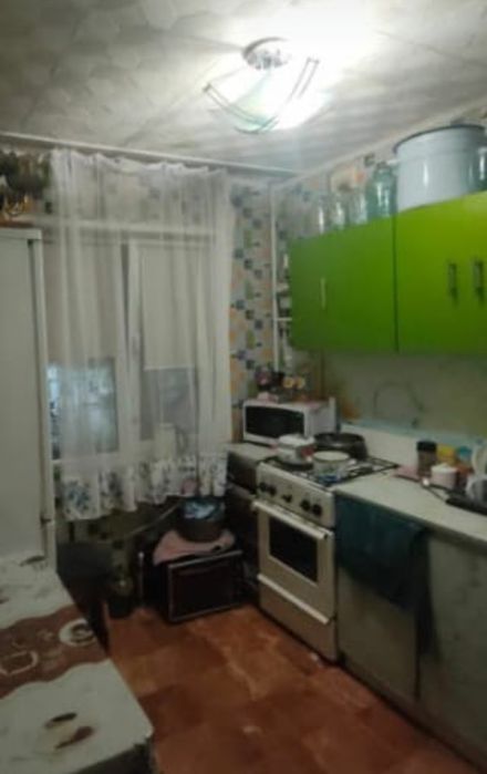 Продам 2к квартиру в центре к-р Казахстан 4/5