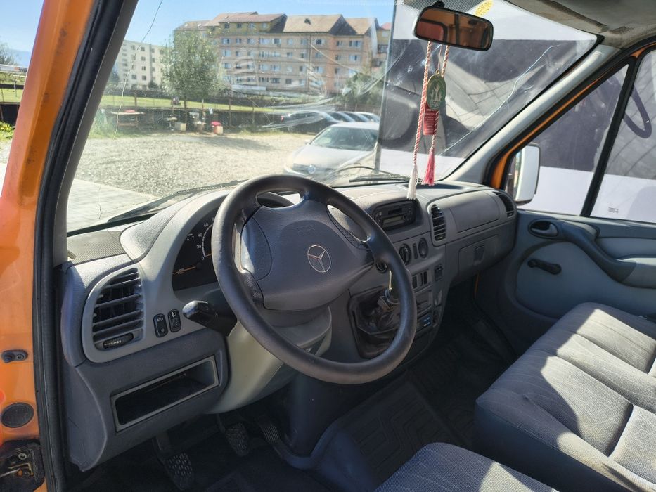 Vând Mercedes sprinter