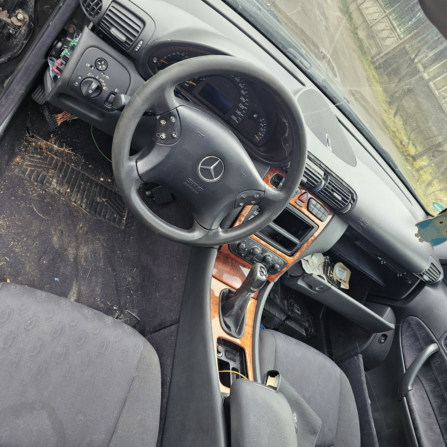 Mercedes-Benz w203 c200 kompressor  на части само .