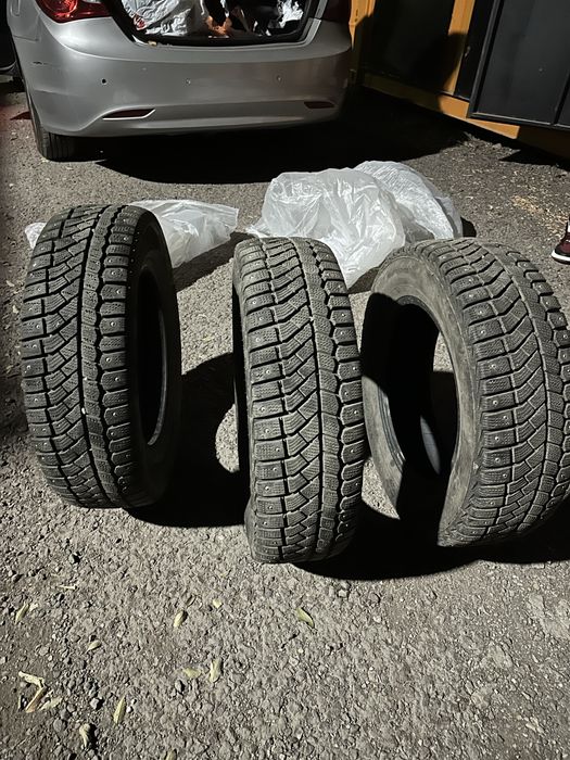 Продам шины R15 (195 на 65) зима
