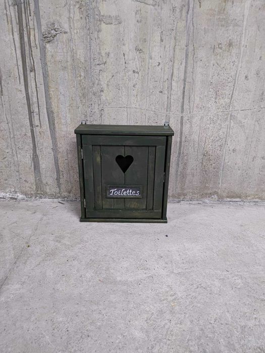 Ръчно изработено ретро шкафче за тоалетни принадлежности