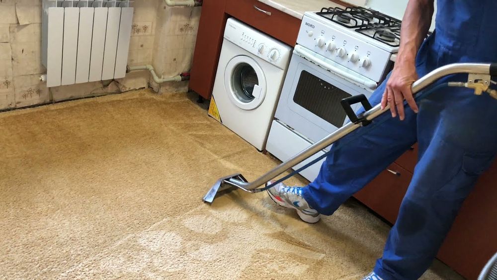 Чистка мягкой мебели и ковров