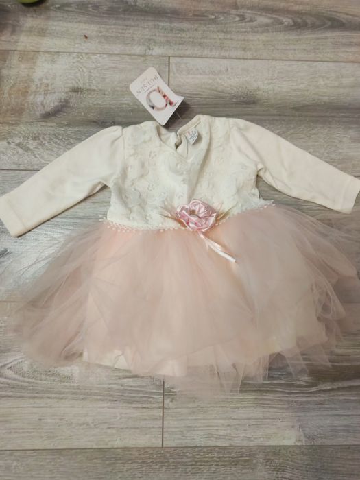 Продам   красивое платье на девочку