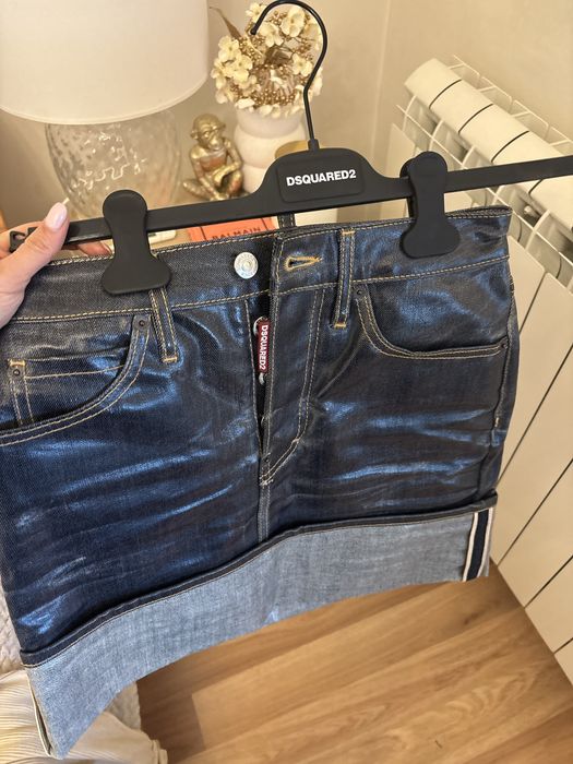 Оригинална дамска пола Dsquared,отлично състояние