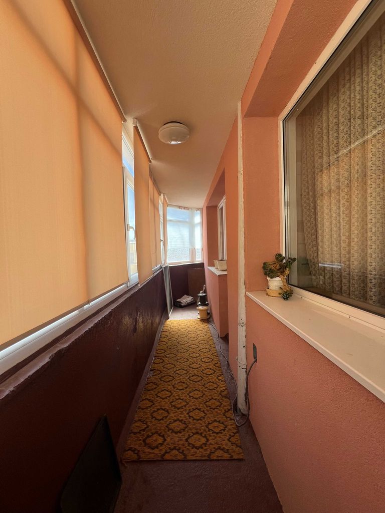 Продава се Двустаен апартамент в Добрич, Център - 65 кв.м за 1020 €/кв.м - Снимка #4