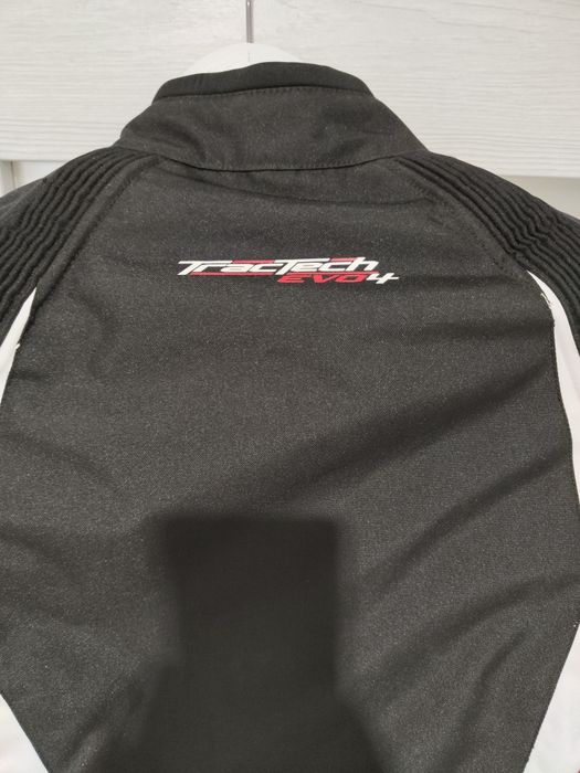 Яке за мотор RST Tractech EVO 4 размер M