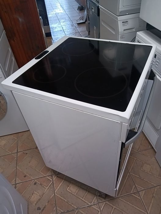 Свободно стояща печка с керамичен плот VOSS Electrolux 2годиниГаранция