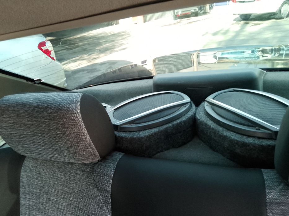 Nexia 2 yurib turgan moshina