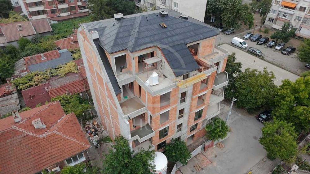 Реф. 921 Тристаен Кючук Париж / Бутикова сграда