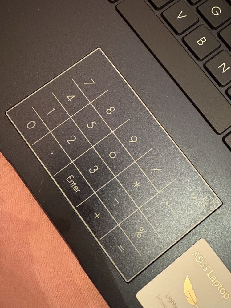 Лаптоп Asus Ultrabook