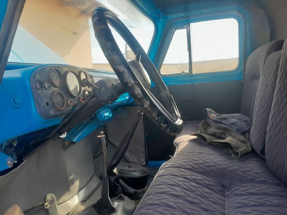 Бензавоз автомобил