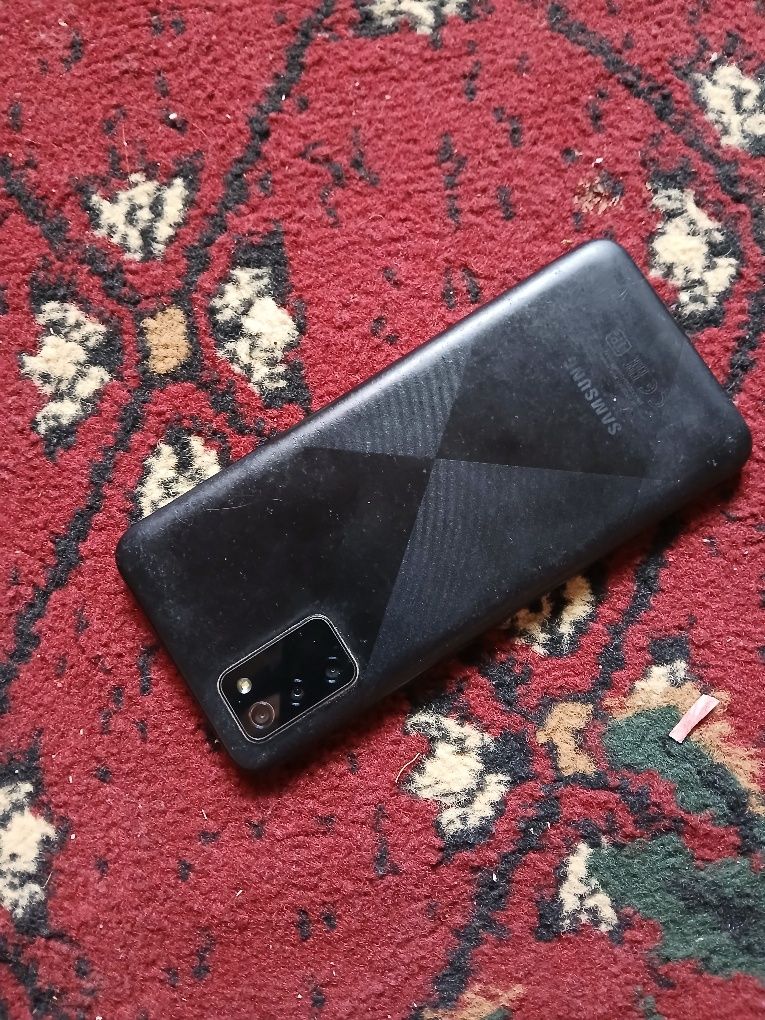 SAmsung telefon yaxshi sastayanasi radnoy
