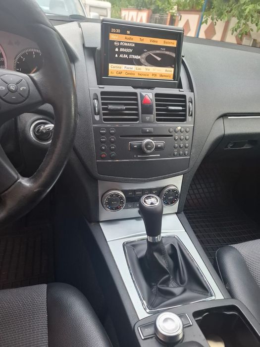 Vând Mercedes C 220
