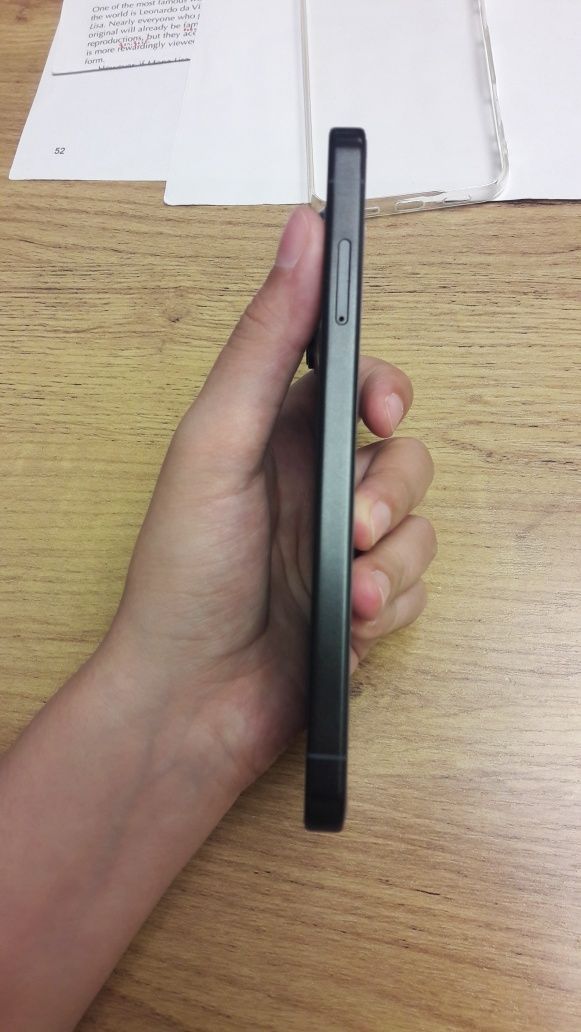 Iphone 16 pro max ga o'xshidi