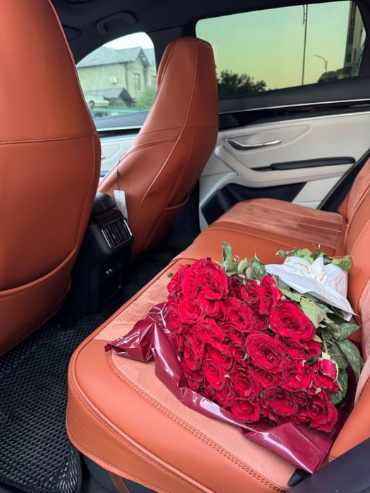 Chexol sotiladi. Oladiganla tel qilila iltimos