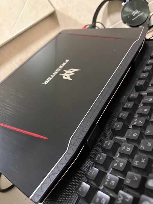 Продам ноутбук  PREDATOR 1050TI ssd500g- hdd1tb  озу 16