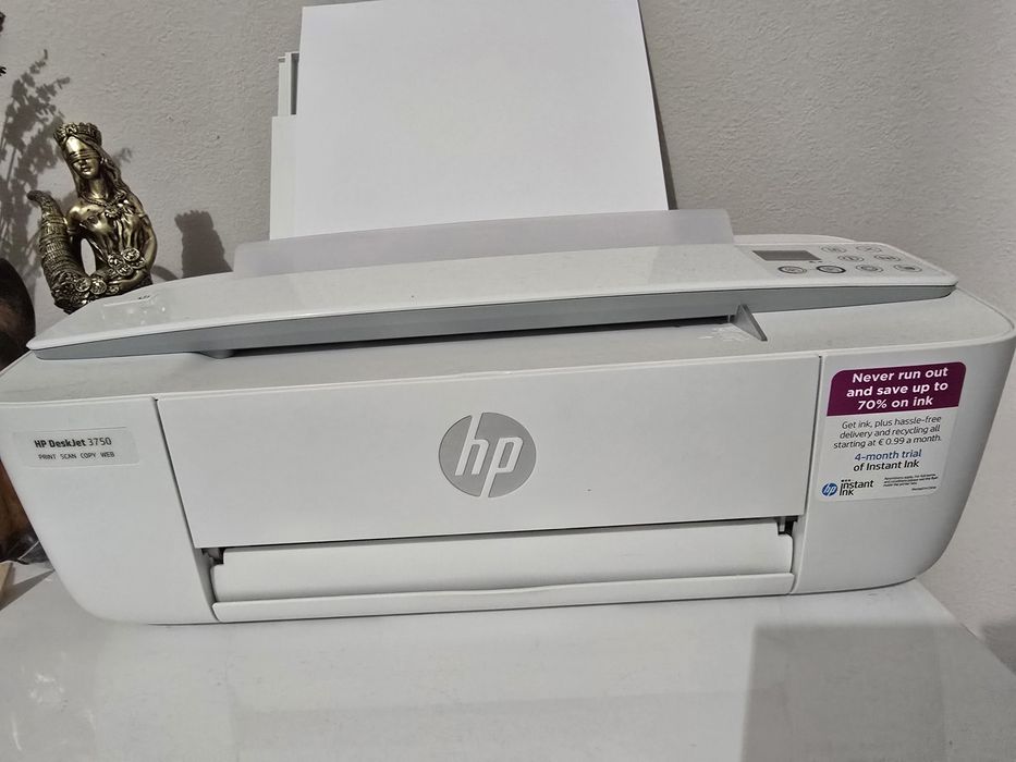 Vând imprimantă HP Desk Jet 3750 Stare foarte buna.