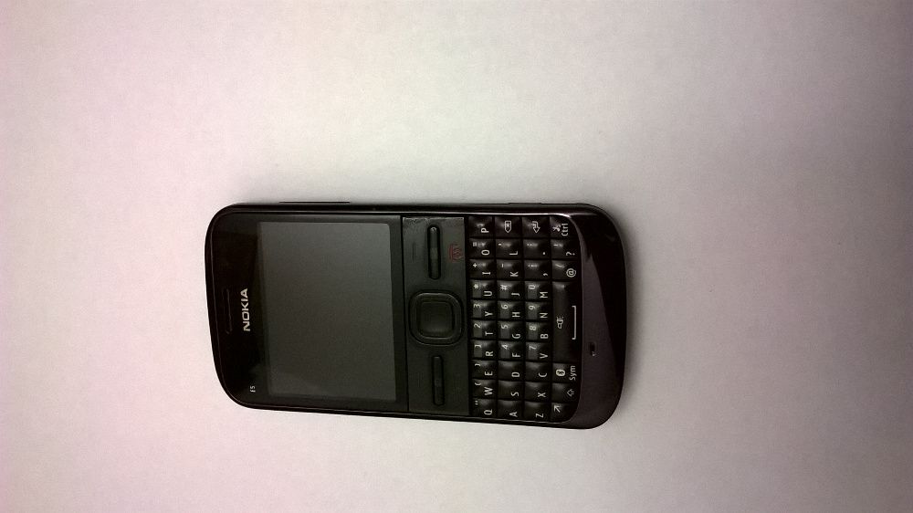 Nokia E5(business), cu taste, schimbat carcasa, accesorii, impecabil