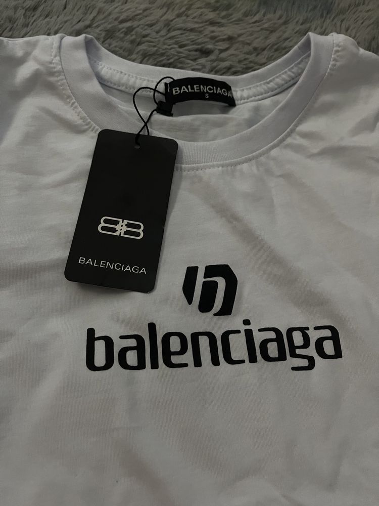 Tricou Balenciaga!! Model nou cu eticheta!! Urgent!!