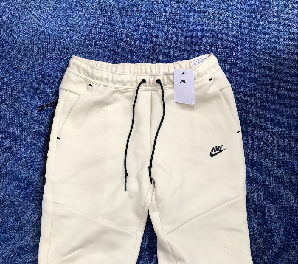 Nike Tech Fleece Joggers ОРИГИНАЛНО мъжко долнище - M/L