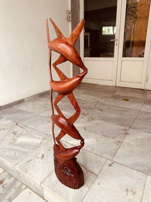 Ръчно издялана дървена скулптура – внесена от Дания (105×30 см)