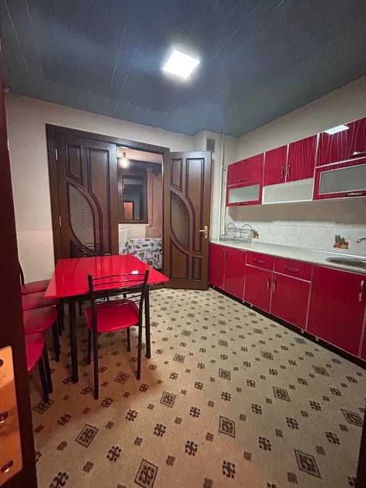 Караташ 2 хона 4-этаж, 60м2 квартира ШОШИЛИНЧ сотилади!Метро Дружба!!!