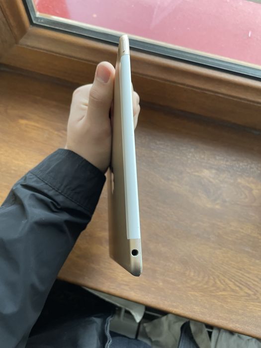 iPad Air 2 LL/A Wi-Fi+Sim ideal sotladi