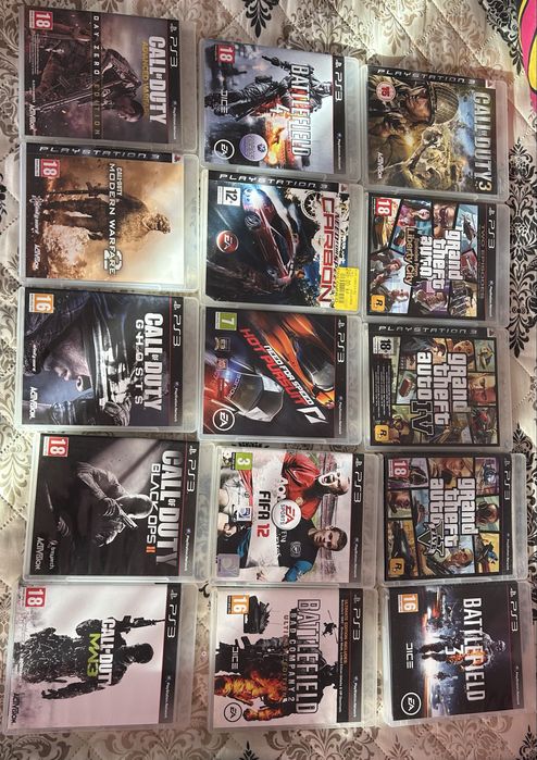 PS3 с 15 игри и с всички нужни кабели