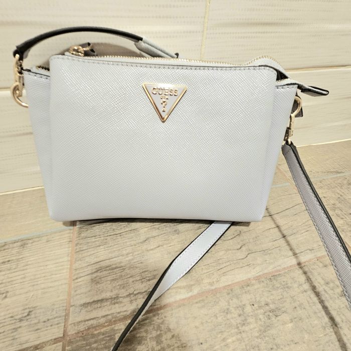 Дамска оригинална чанта GUESS.170лв.Нова