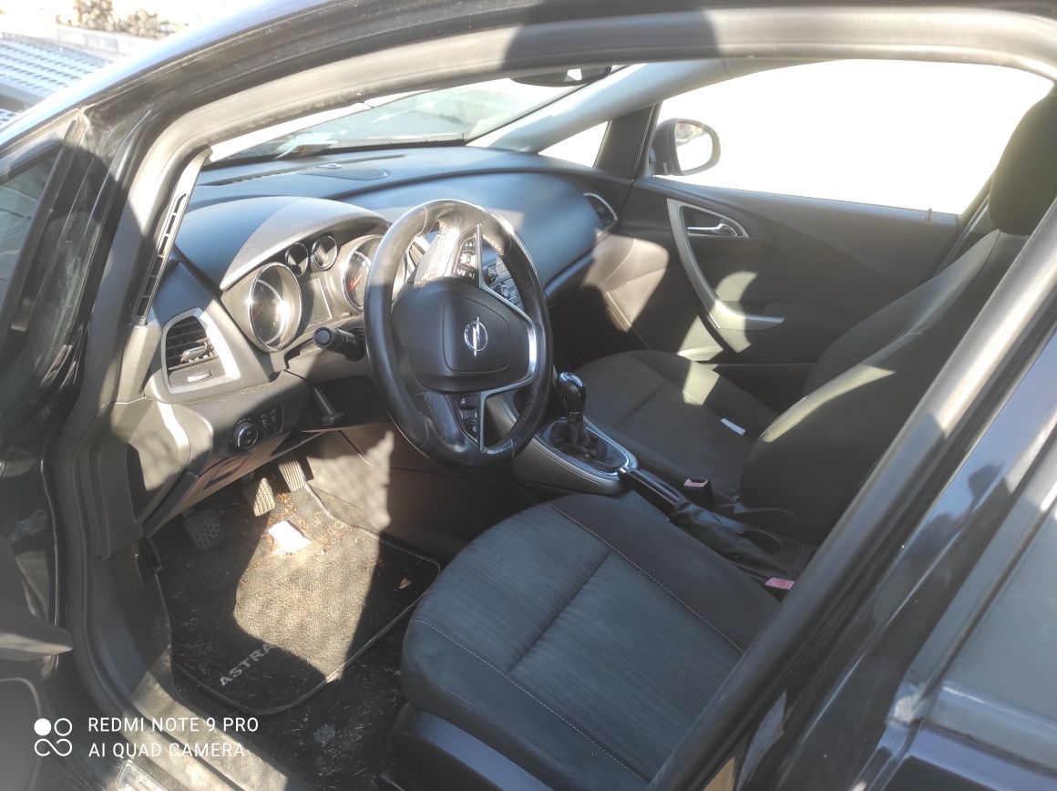 Opel Astra J 1.7 CDTI На Части