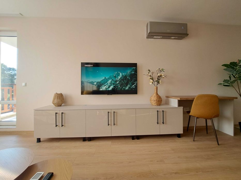 Дава се под наем Двустаен апартамент в к.к. Св.Св. Константин и Елена - 76 кв.м за 612 € - Снимка #6