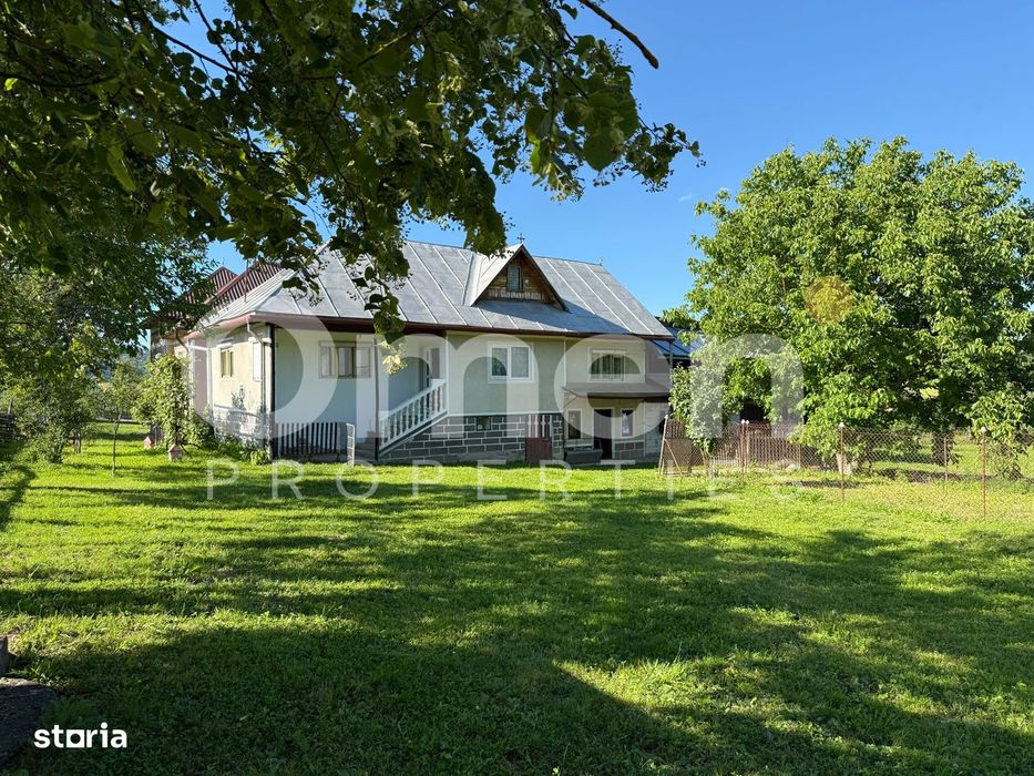 Casă la țară cu șură și grajd, în Vălenii Lăpușului – priveliște panor