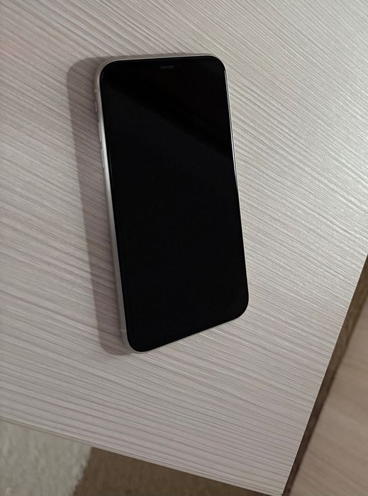 Iphone 11, White, 64 GB, stare perfectă, cutie originală, cablu + husă