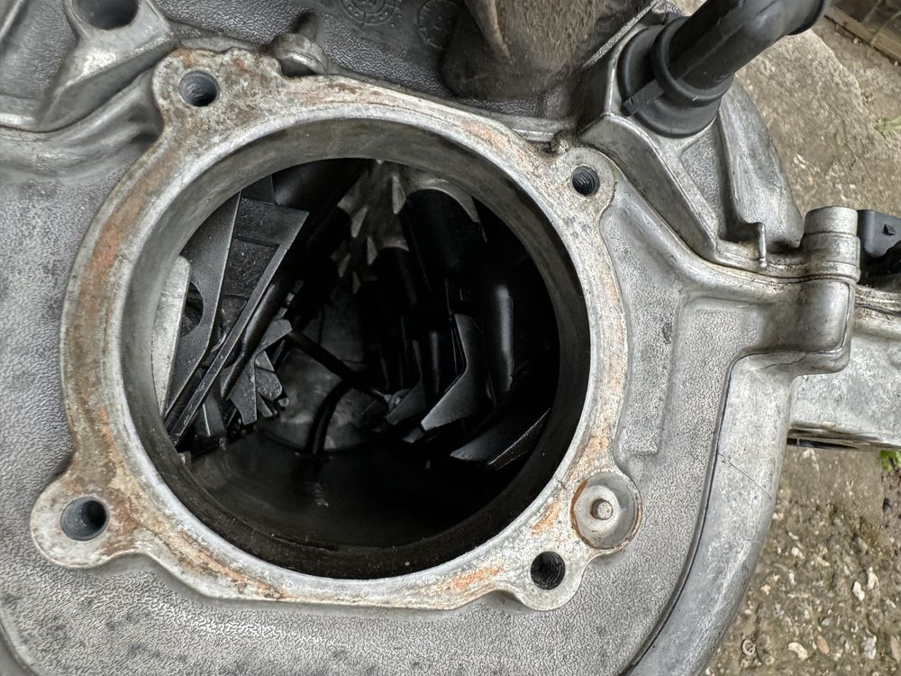 Смукателен колектор за Мерцедес  V8