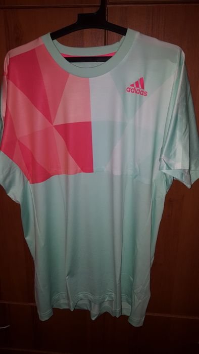 Adidas нова мъжка тениски Л 100 % оригинал