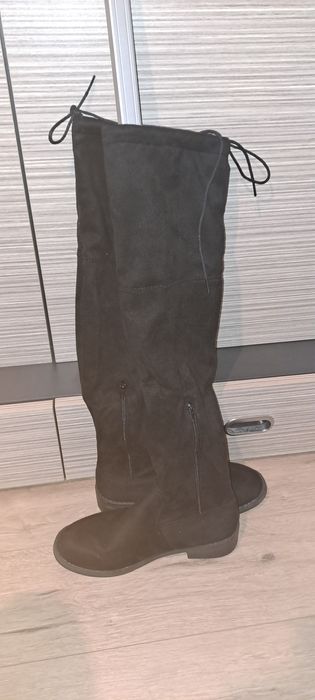 Велурени ботуши тип чизми