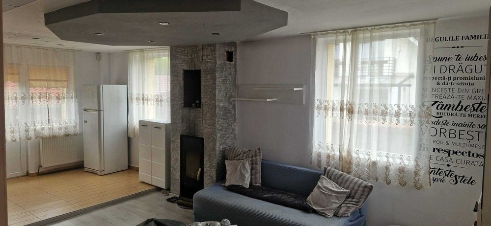 Casa 2 apt, 8 camere + 4 demisol, 308mp utili, 400m de mall Selimbar