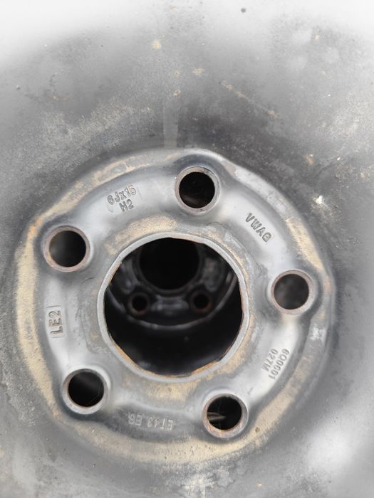 Set 4 jante 5×100 cu anvelope de iarnă. 185/55R15.